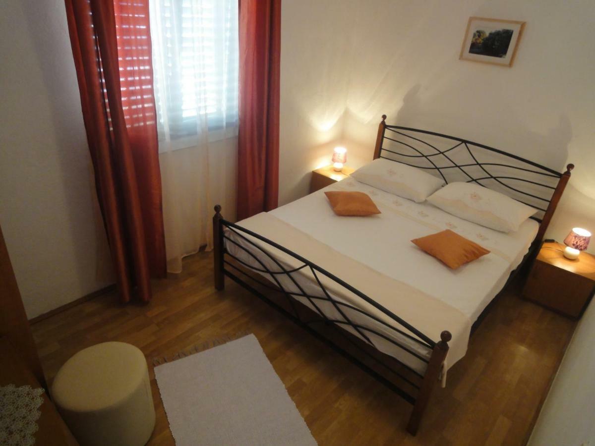 Apartments Villa Ana Drvenik Mali Eksteriør billede