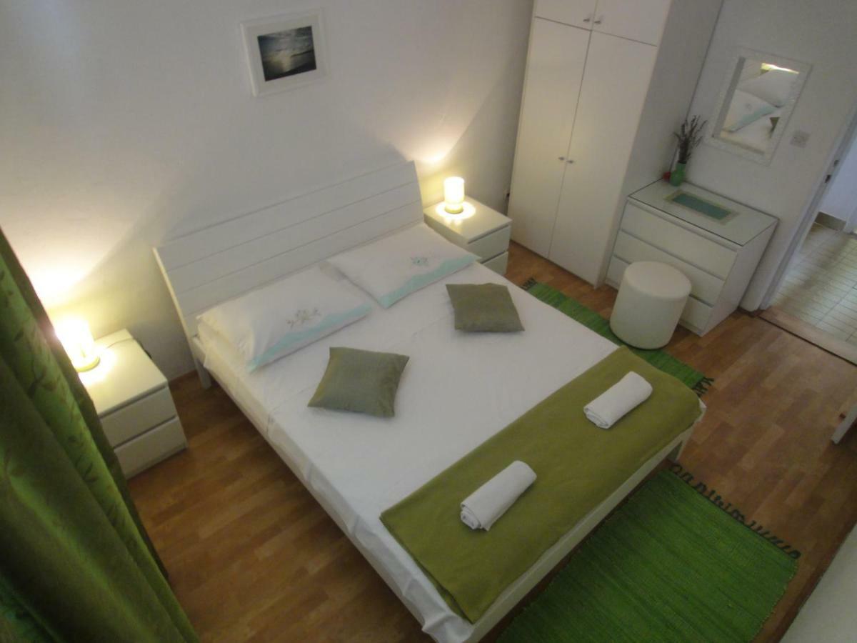 Apartments Villa Ana Drvenik Mali Eksteriør billede